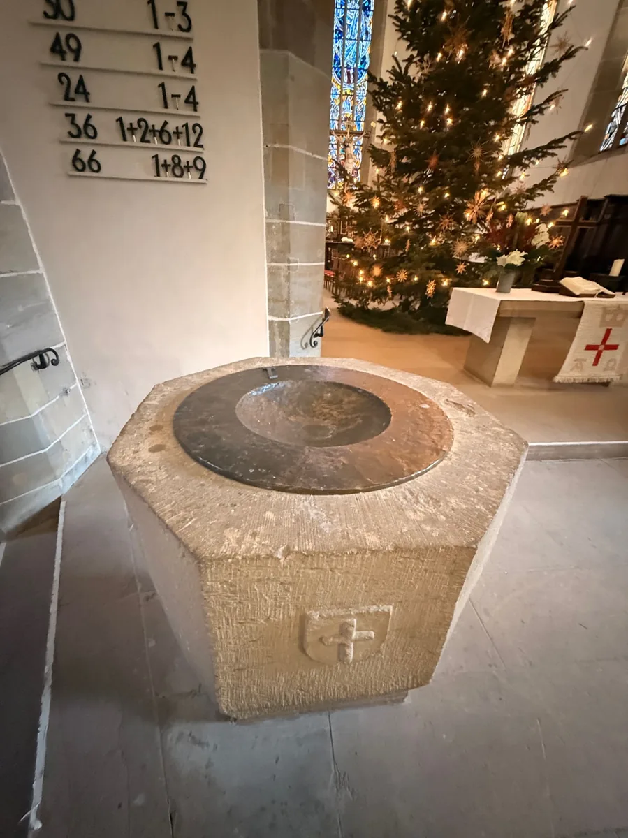 Taufstein in der Stadtkirche Leonberg